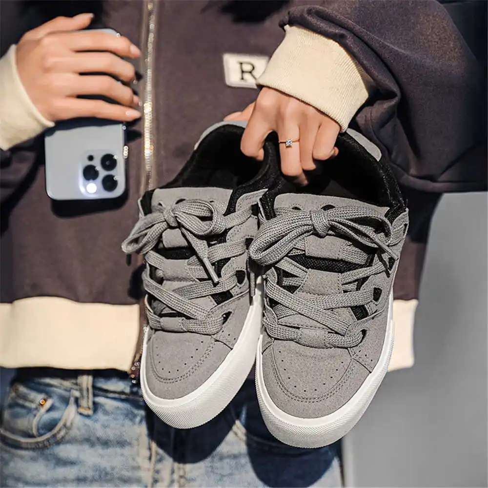 Women'S Formal Wear With Sneakers - Женская школьная обувь в стиле хип-хоп
